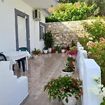 Emiljano Seaview Apartman *