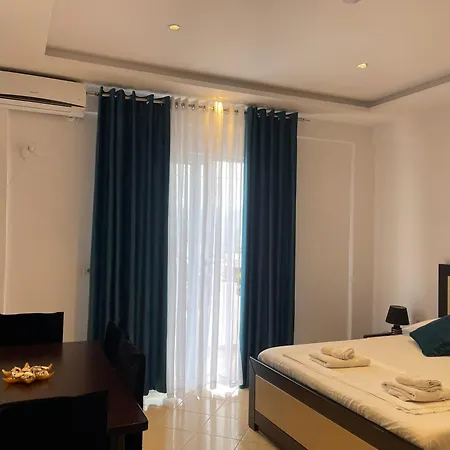 Emiljano Seaview Апартаменты *